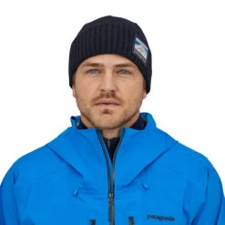 Patagonia Brodeo Beanie In Line Logo Ridge Classic Navy -New Look Vibe Patagonia Brodeo Beanie in Line Logo Ridge Classic Navy 2 85578.1654496505