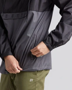 Mad Hueys Hueys Global Pullover Spray Jacket Mens In Black Char -New Look Vibe mad hueys hueys global pullover spray jacket mens black char 8 47440.1675901186