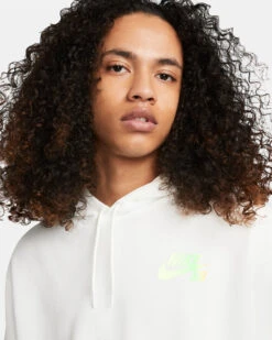 Nike SB Graphic Skate Hoodie Mens In Sail -New Look Vibe nike sb graphic skate hoodie mens sail 3 84311.1652917545